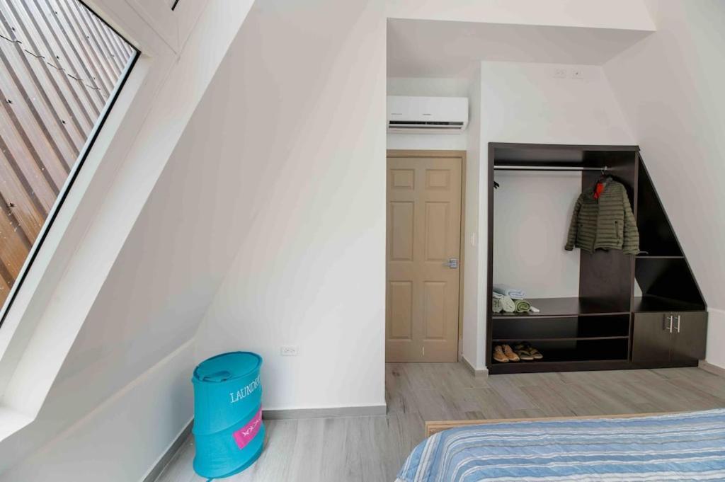 Cozy Beach Villa At The Shores 5 Minutes From The Beach Вест-Энд Экстерьер фото