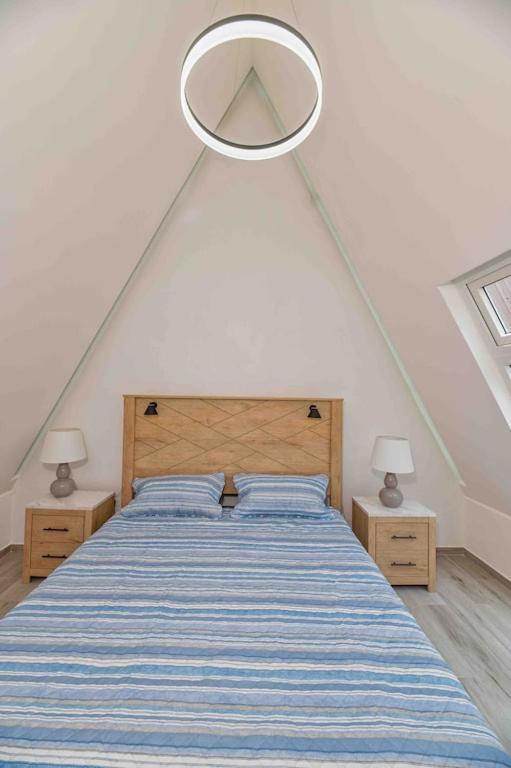Cozy Beach Villa At The Shores 5 Minutes From The Beach Вест-Энд Экстерьер фото