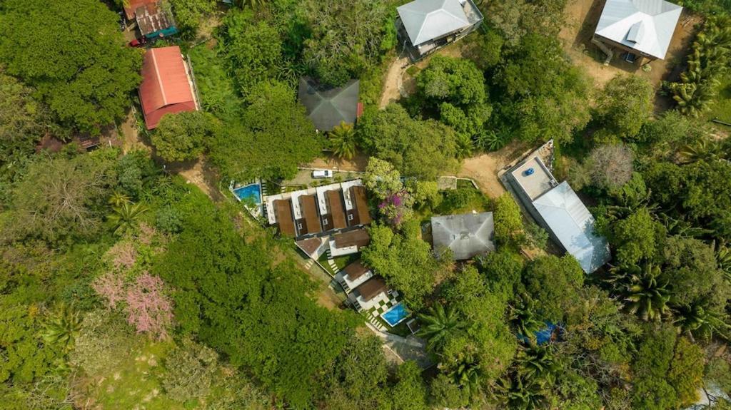 Cozy Beach Villa At The Shores 5 Minutes From The Beach Вест-Энд Экстерьер фото