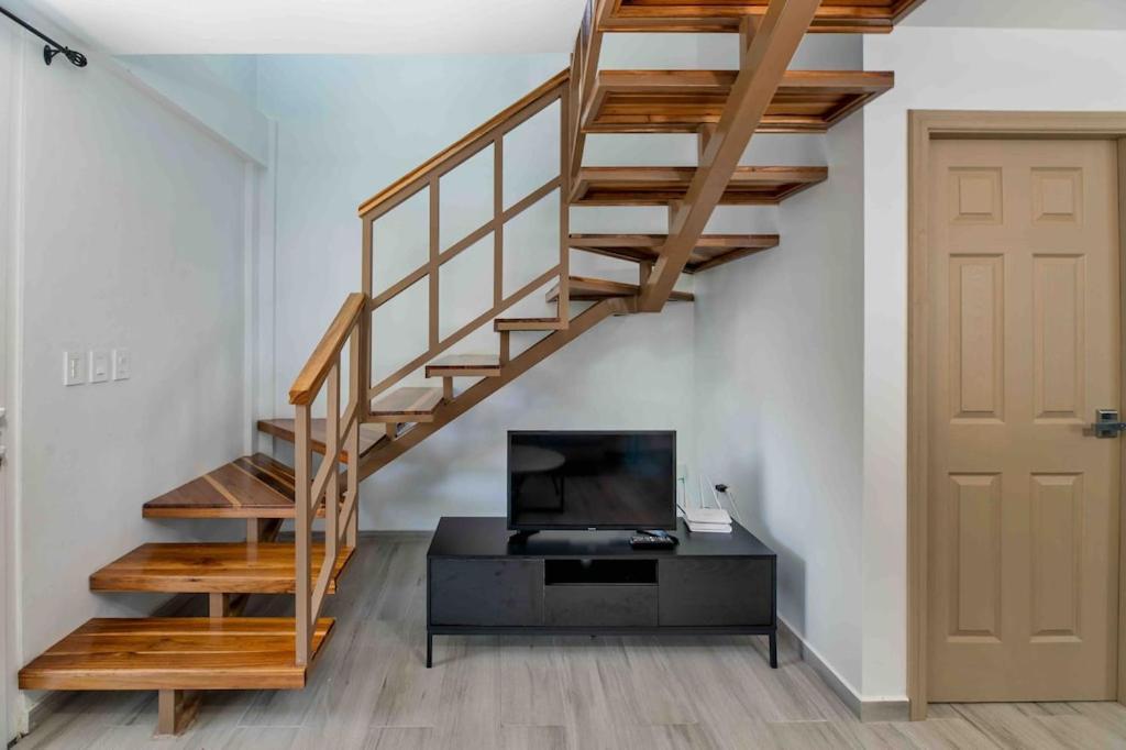 Cozy Beach Villa At The Shores 5 Minutes From The Beach Вест-Энд Экстерьер фото